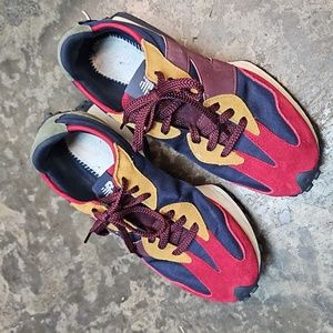 New Balance tennis shoes